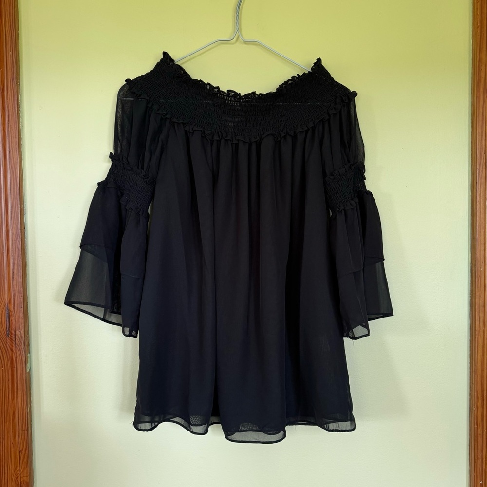 NWT! Max Studio | Woman’s Black Off Shoulder Flowy Top
